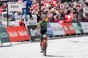 Alan Hatherly da la sorpresa y es Campeón del Mundo XCO de nuevo