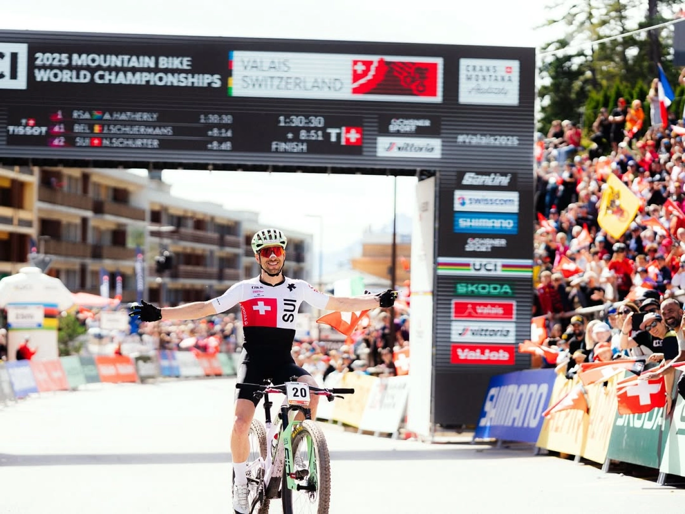 Nino Schurter arrived last at the World Championship and was a protagonist on the podium