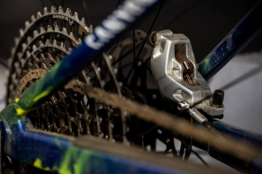 In detail, the World Champion's bike: Jenny Rissveds' Canyon Lux WC CFR
