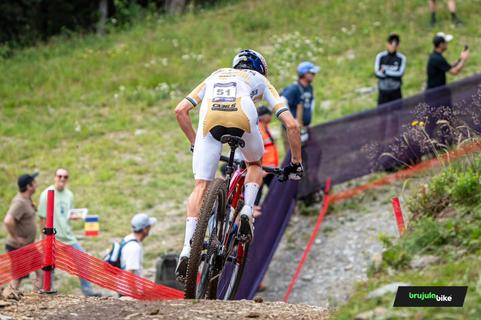 "Em algum momento é preciso descansar": Pidcock poderia pular a temporada de CX