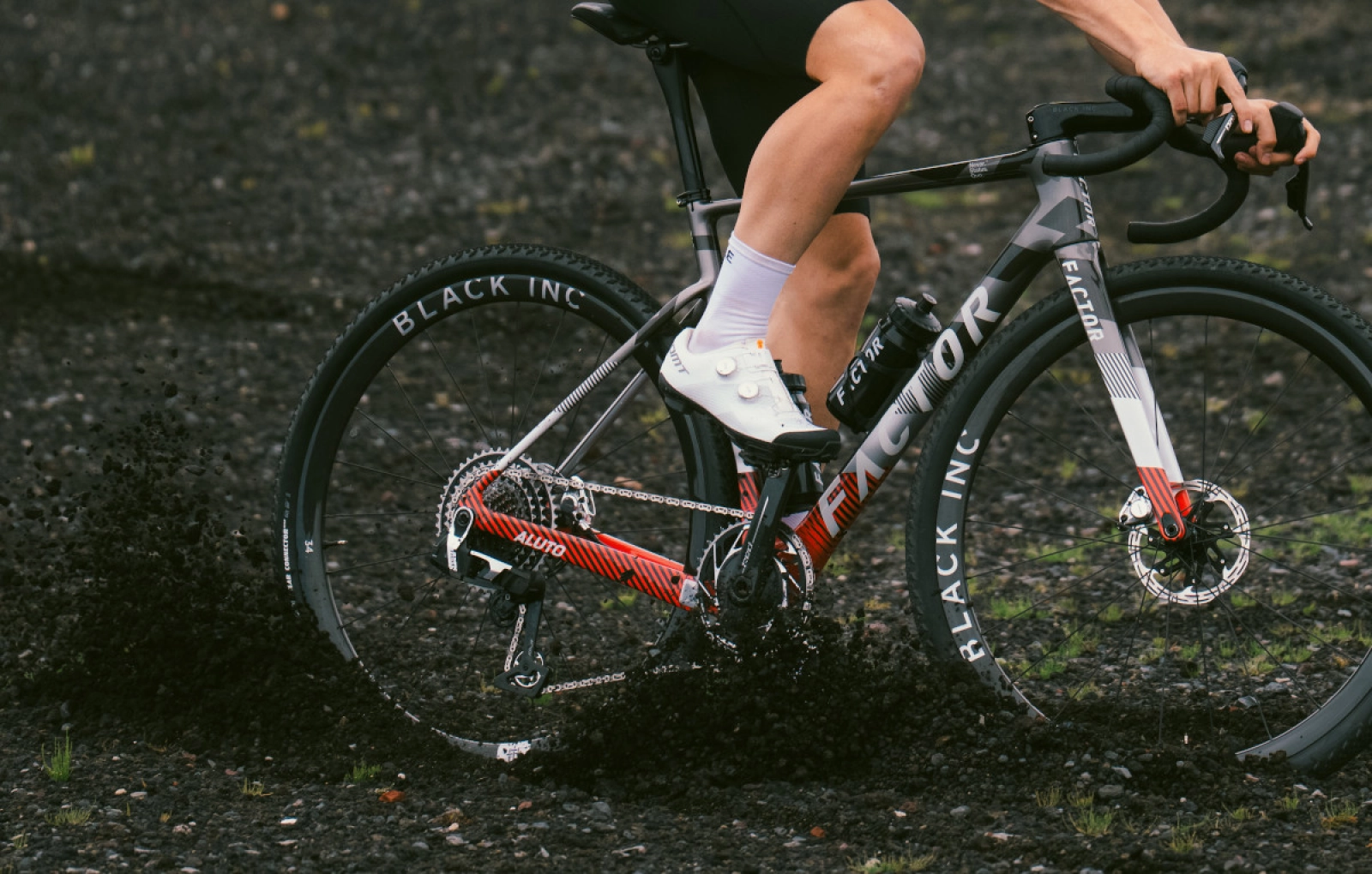 Aluto, le nouveau gravel polyvalent de Factor