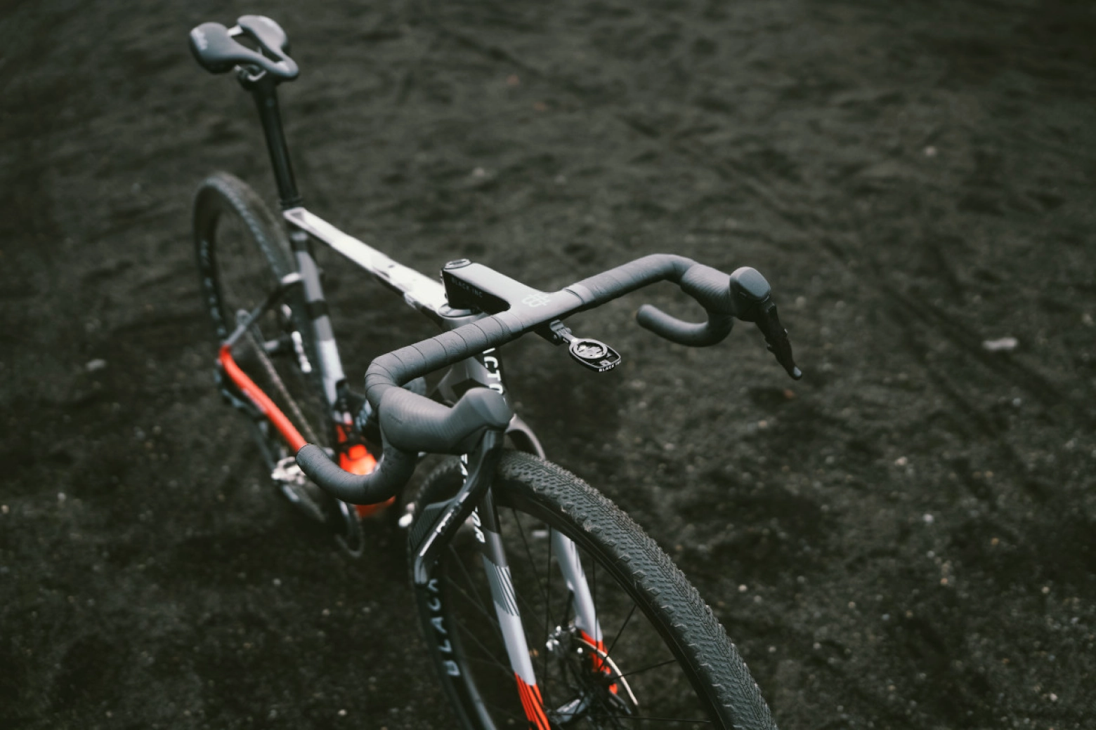 Aluto, le nouveau gravel polyvalent de Factor