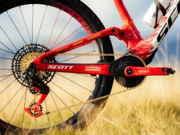 The new SRAM prototype is seen in Nino Schurter's Spark