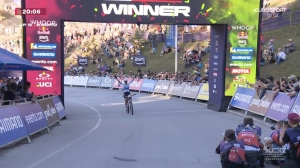 Jenny Rissveds wins the Lenzerheide 2025 Short Track with a lightning attack