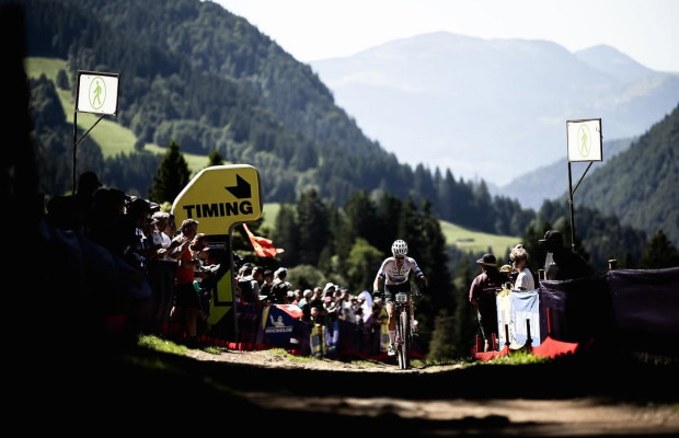 Jenny Rissveds remporte de manière fulgurante le Short Track de Lenzerheide 2025