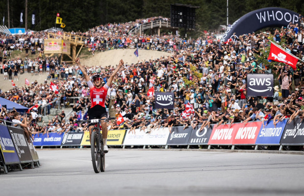 Alessandra Keller gana Lenzerheide en una de las carreras XCO más emocionantes del año