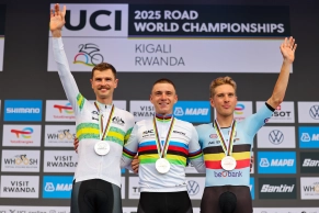 Evenepoel destroza a todos sus rivales para ganar el Mundial de Contrarreloj por tercera vez consecutiva