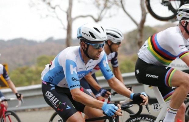 Alex Dowsett da positivo en Covid-19 y aplaza su intento al récord de la hora