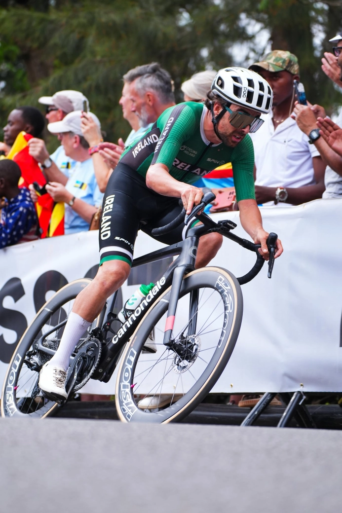 Pogacar le fait encore: attaque à 100 km de l'arrivée et maillot arc-en-ciel au Championnat du Monde de Kigali 2025