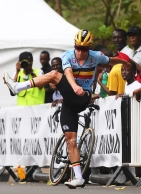Pogacar does it again: attack at 100 km from the finish line and rainbow jersey at the 2025 Kigali World Championships