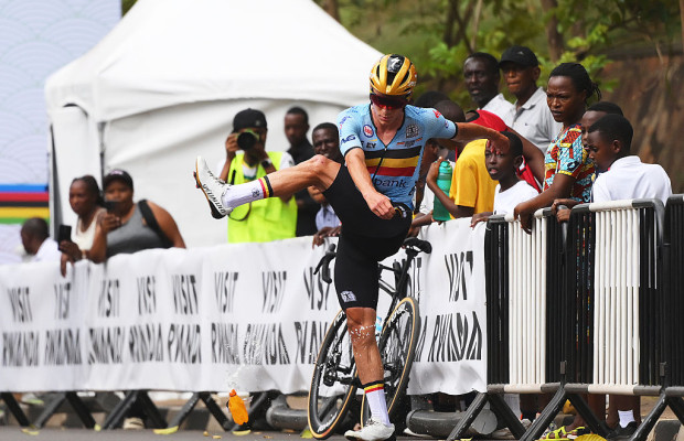 "Meu selim baixou completamente": a monumental raiva de Evenepoel no Mundial