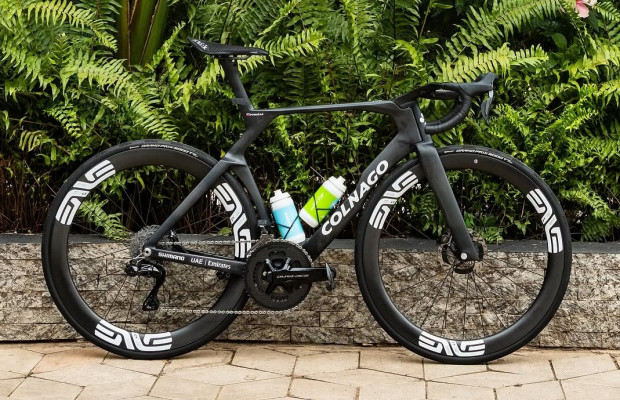 Una Aero de 6,9 kg para ganar el Campeonato del Mundo, así es la Colnago Y1Rs versión especial de Pogacar