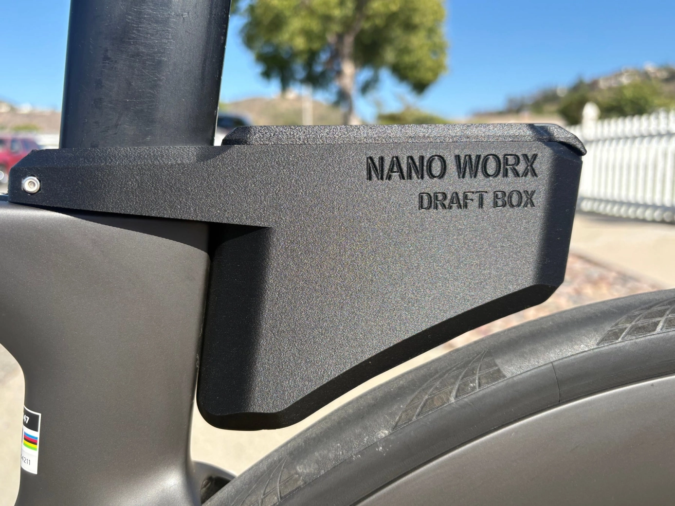 Este portaherramientas aero quiere acabar con las bolsas de sillín