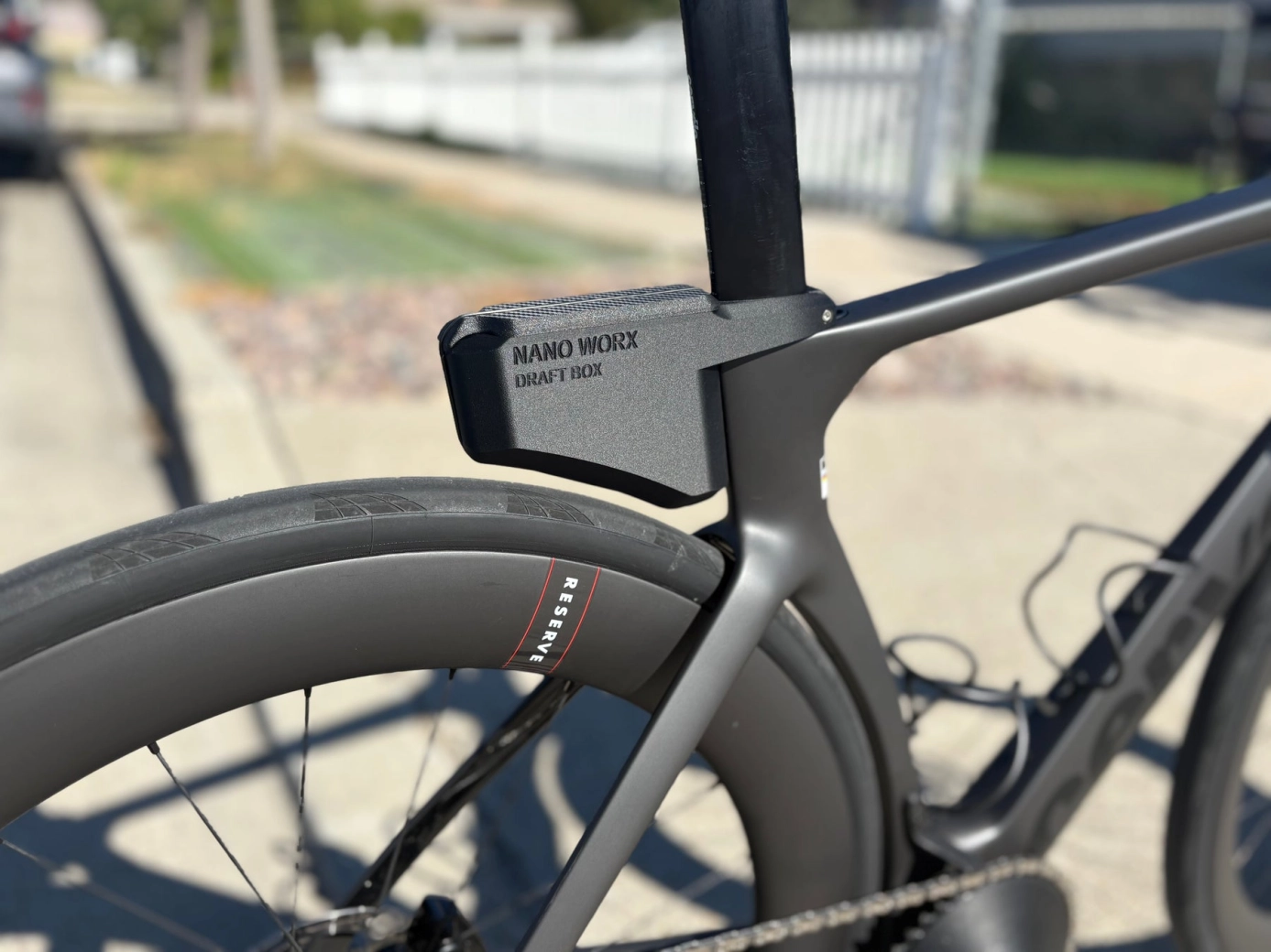 Este portaherramientas aero quiere acabar con las bolsas de sillín