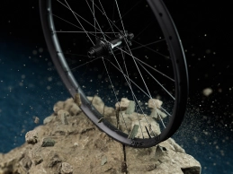 Nuevas ruedas Bontrager Line Pro 30 en carbono y aluminio: más absorción, menos fatiga y mas resistentes