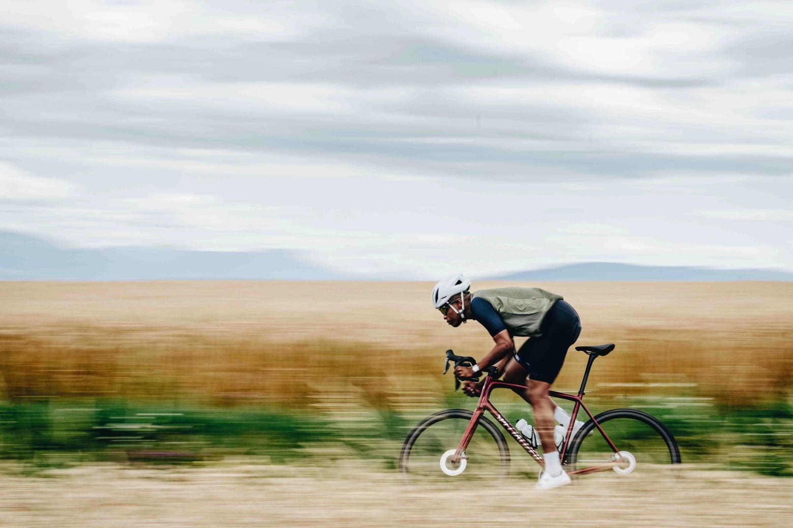 El cuadro de serie más ligero del planeta se renueva: Specialized Aethos 2