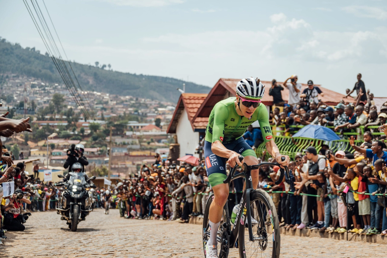 Por qué Pogacar ataca sentado