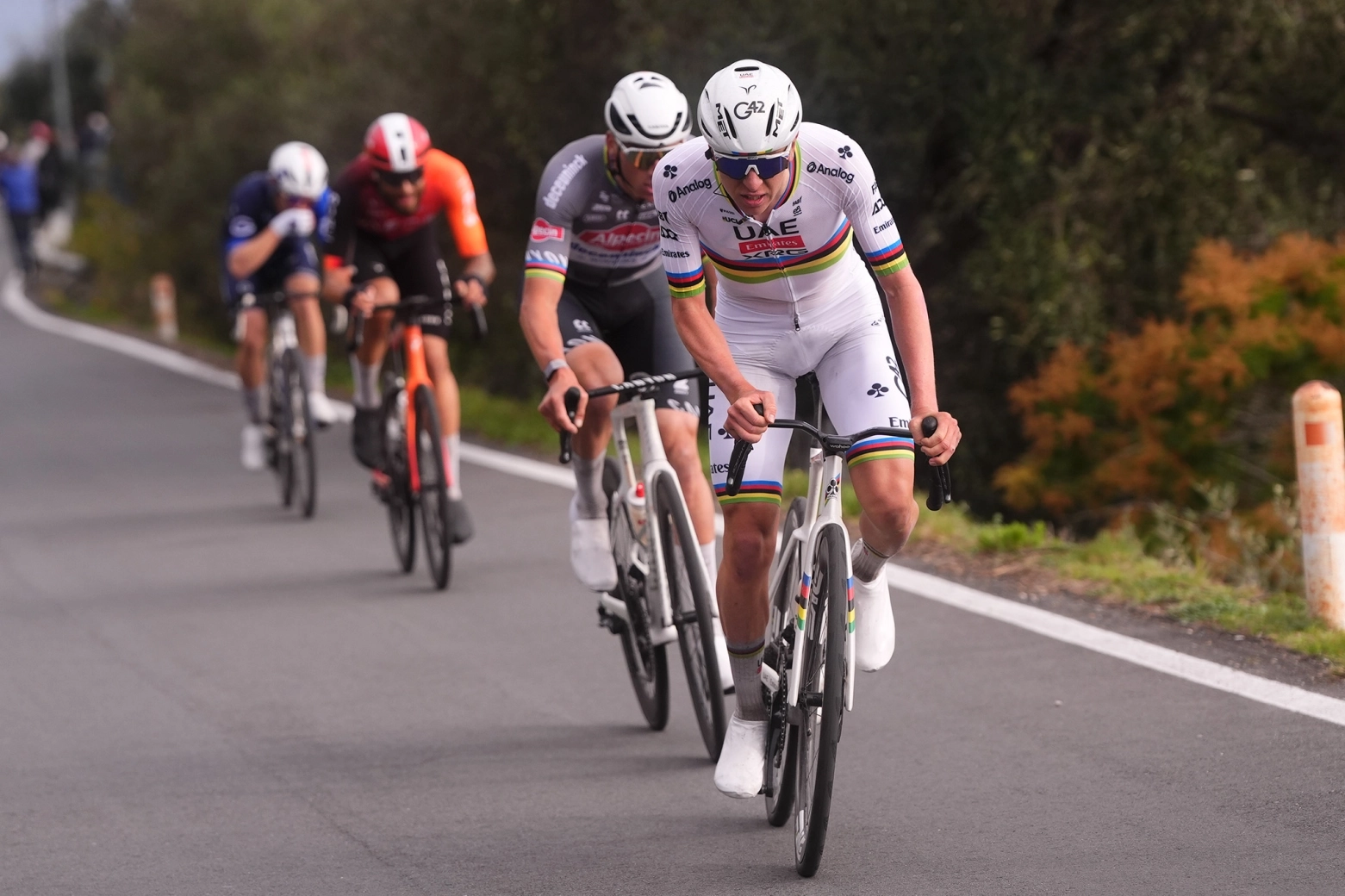 "If anyone knows how to beat Pogacar, I would love to hear it": the World Champion demoralizes his rivals