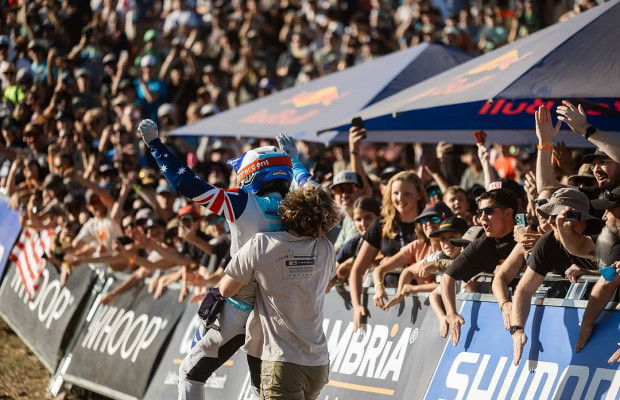 Se quiserem arruinar estes momentos com multas...": a UCI multou-o por celebrar a primeira vitória de seu irmão na Copa do Mundo