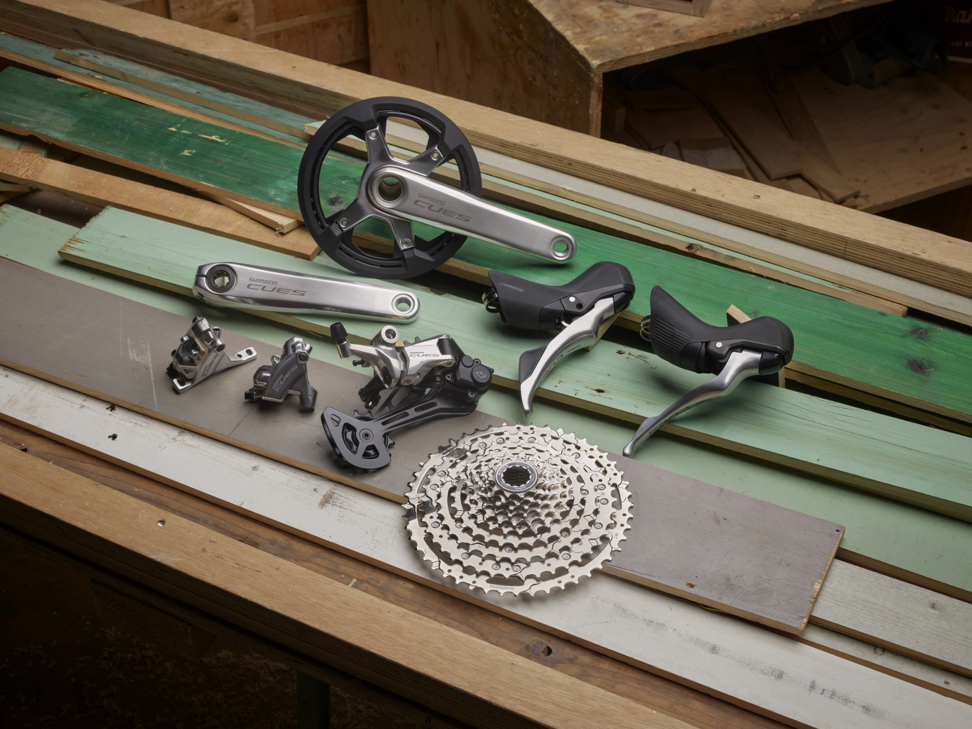 SHIMANO launches a special edition in polished aluminum of its 10-speed CUES components