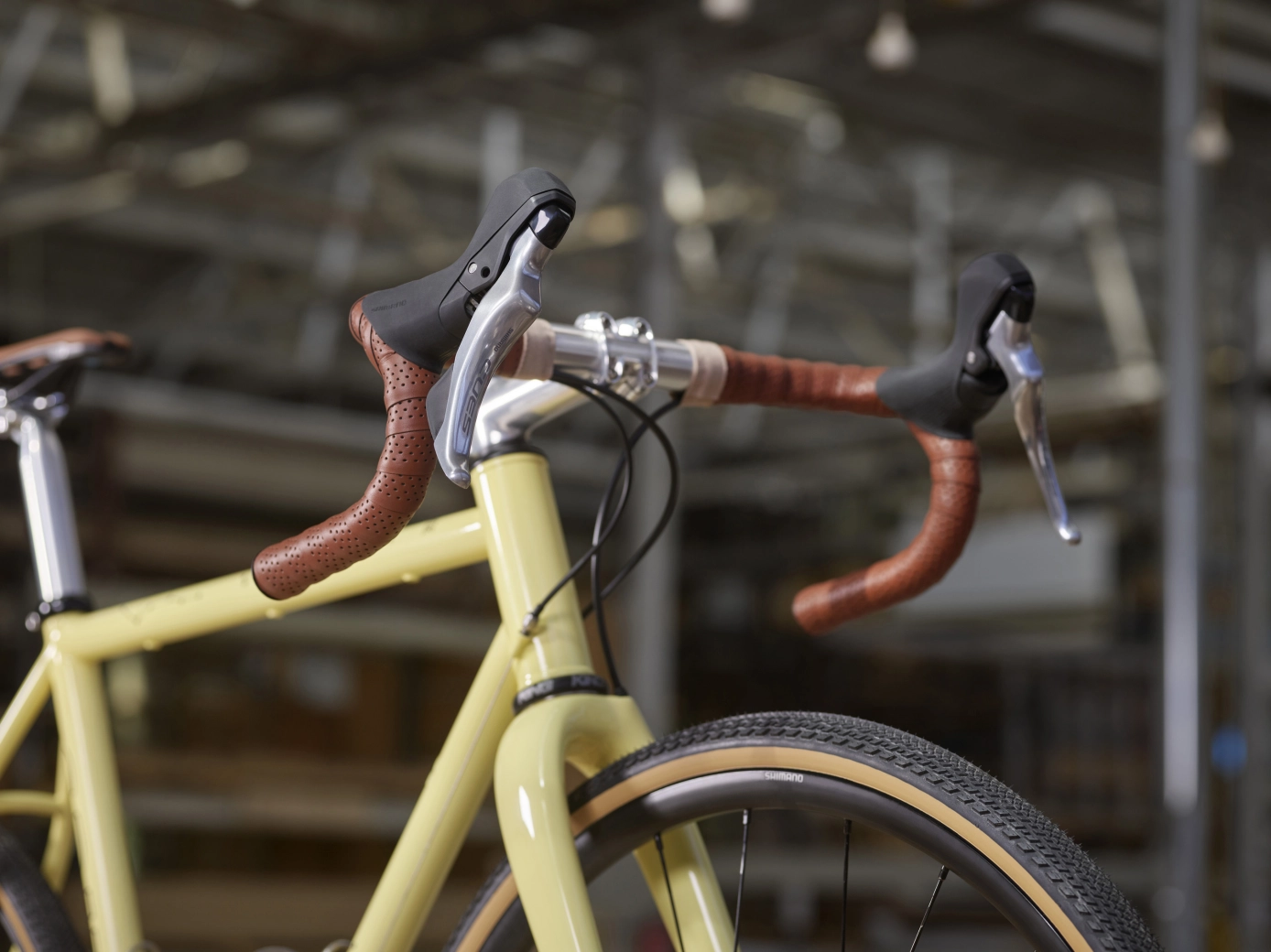 SHIMANO launches a special edition in polished aluminum of its 10-speed CUES components