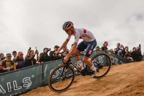Tom Pidcock goes for the rainbow jersey at the 2025 Gravel World Championships