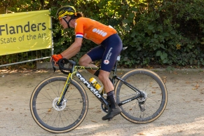 Tom Pidcock goes for the rainbow jersey at the 2025 Gravel World Championships