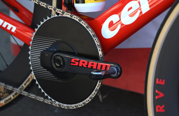 La denuncia de SRAM a la UCI suspende, cautelarmente, la norma que limitaba los desarrollos