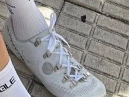 Why does Pogacar always wear lace-up shoes?