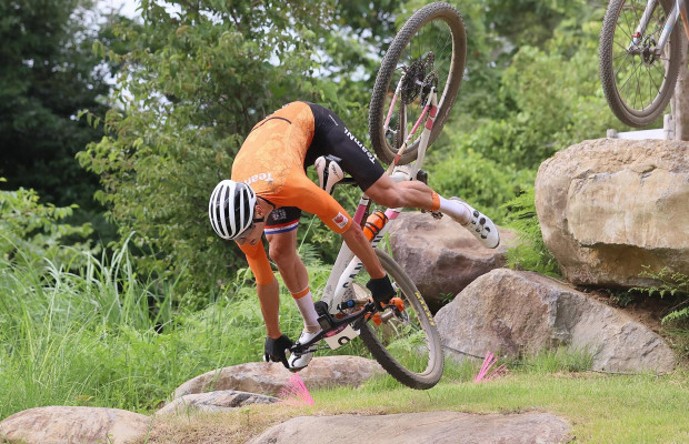 El ciclismo de carretera provoca lesiones más graves que el MTB, según este nuevo estudio