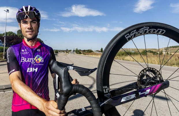Expulsan a este ciclista español del Tour de Mentougou por una publicación en Strava