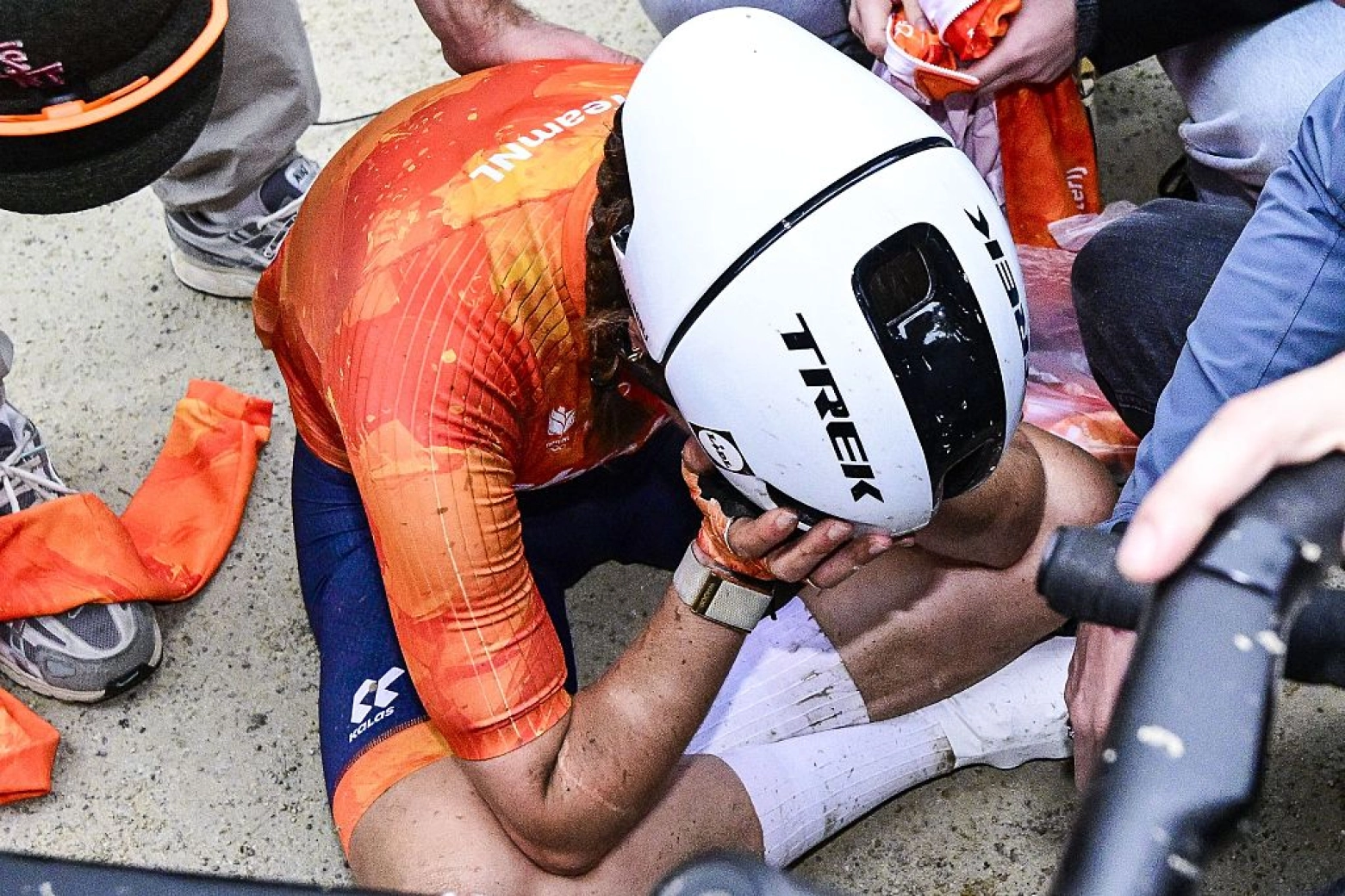 Should the World Championship be contested by teams rather than countries?