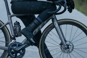 Equipamento essencial para pedalar no inverno