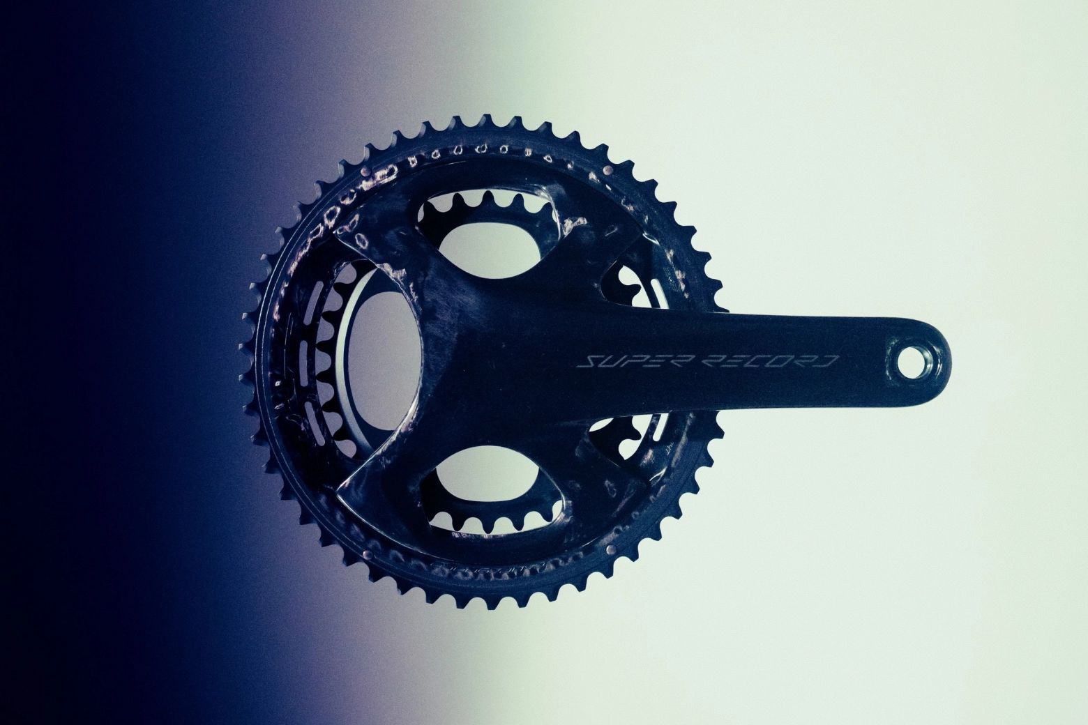 Would you spend more than 1,000€ to save 81g? The Campagnolo Super Record 13 ULTRA takes the luxury of performance to the extreme