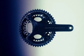 Dépenseriez-vous plus de 1 000 € pour économiser 81 g ? Le Campagnolo Super Record 13 ULTRA pousse le luxe des performances à l'extrême