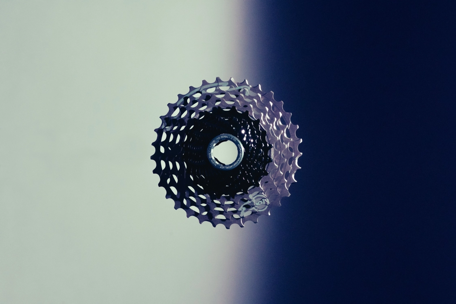 Would you spend more than 1,000€ to save 81g? The Campagnolo Super Record 13 ULTRA takes the luxury of performance to the extreme