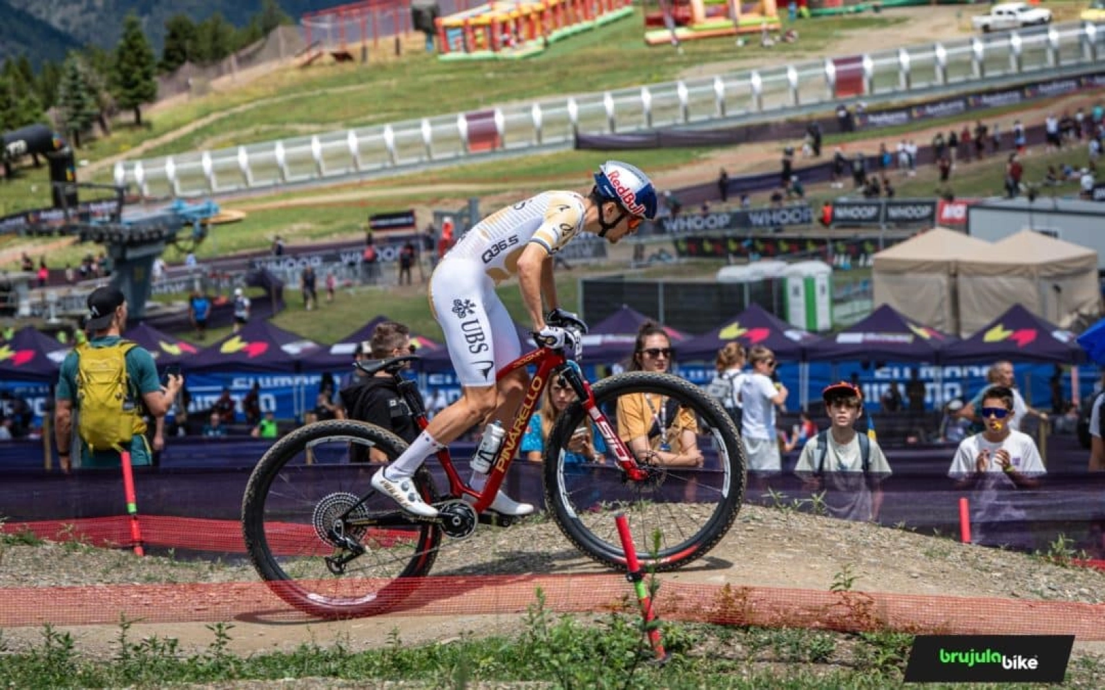 Pinarello confirms that Pidcock will compete again with their road bikes and hints at a renewal with INEOS