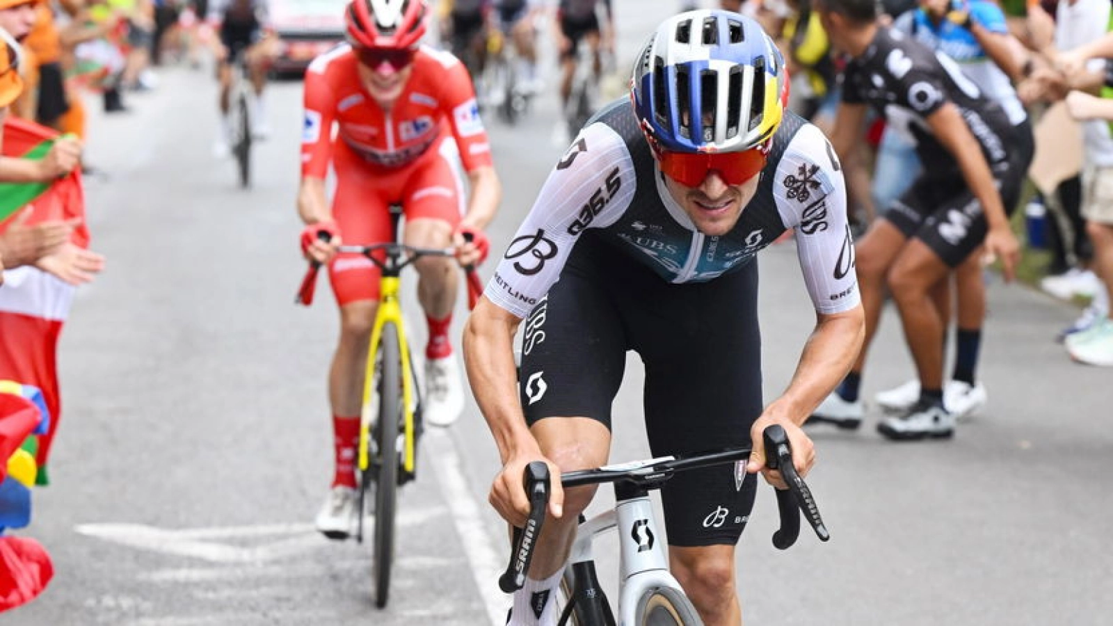 Pinarello confirms that Pidcock will compete again with their road bikes and hints at a renewal with INEOS