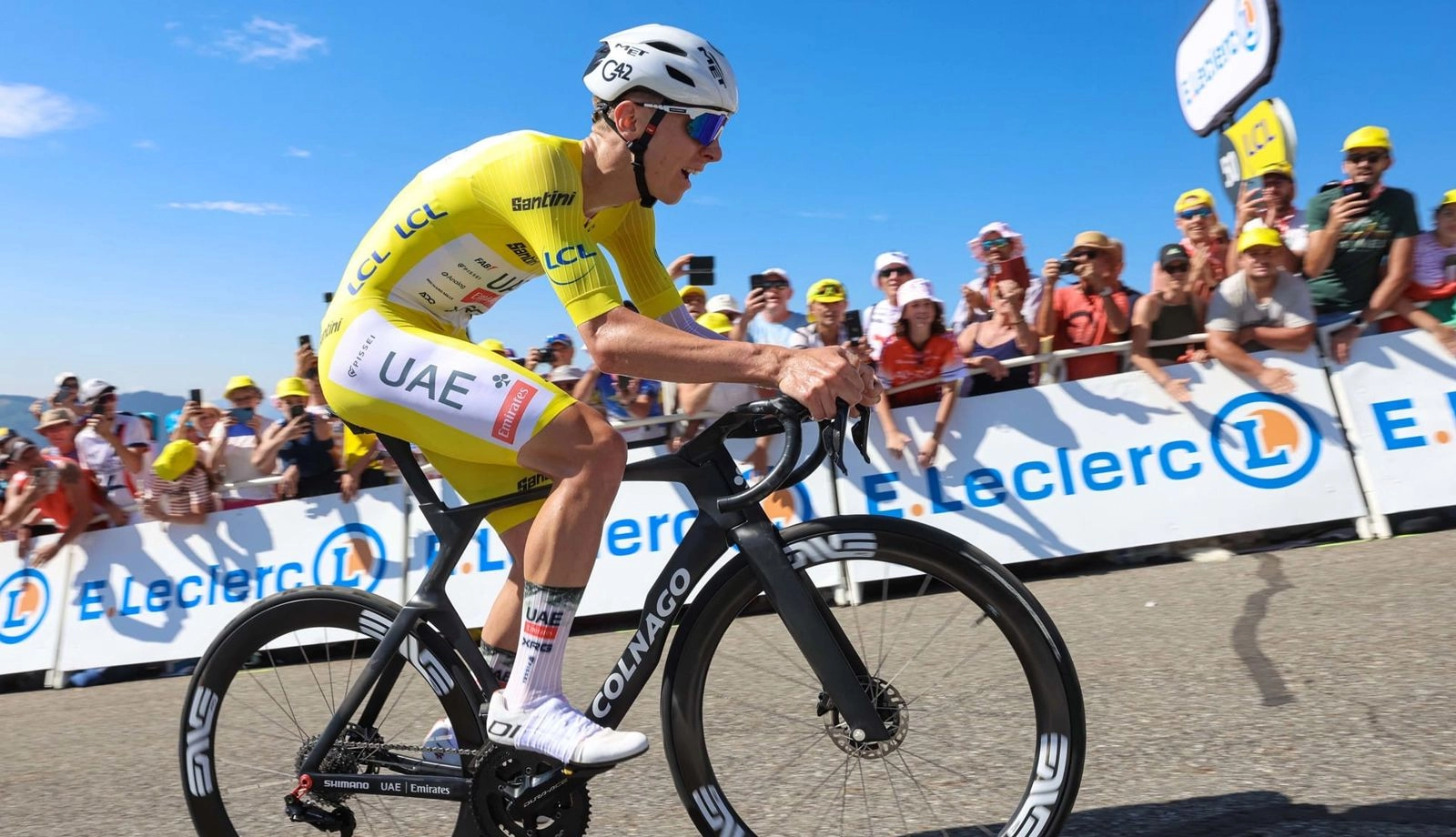 Which bike brands and components had the most victories in the Grand Tours of 2025?