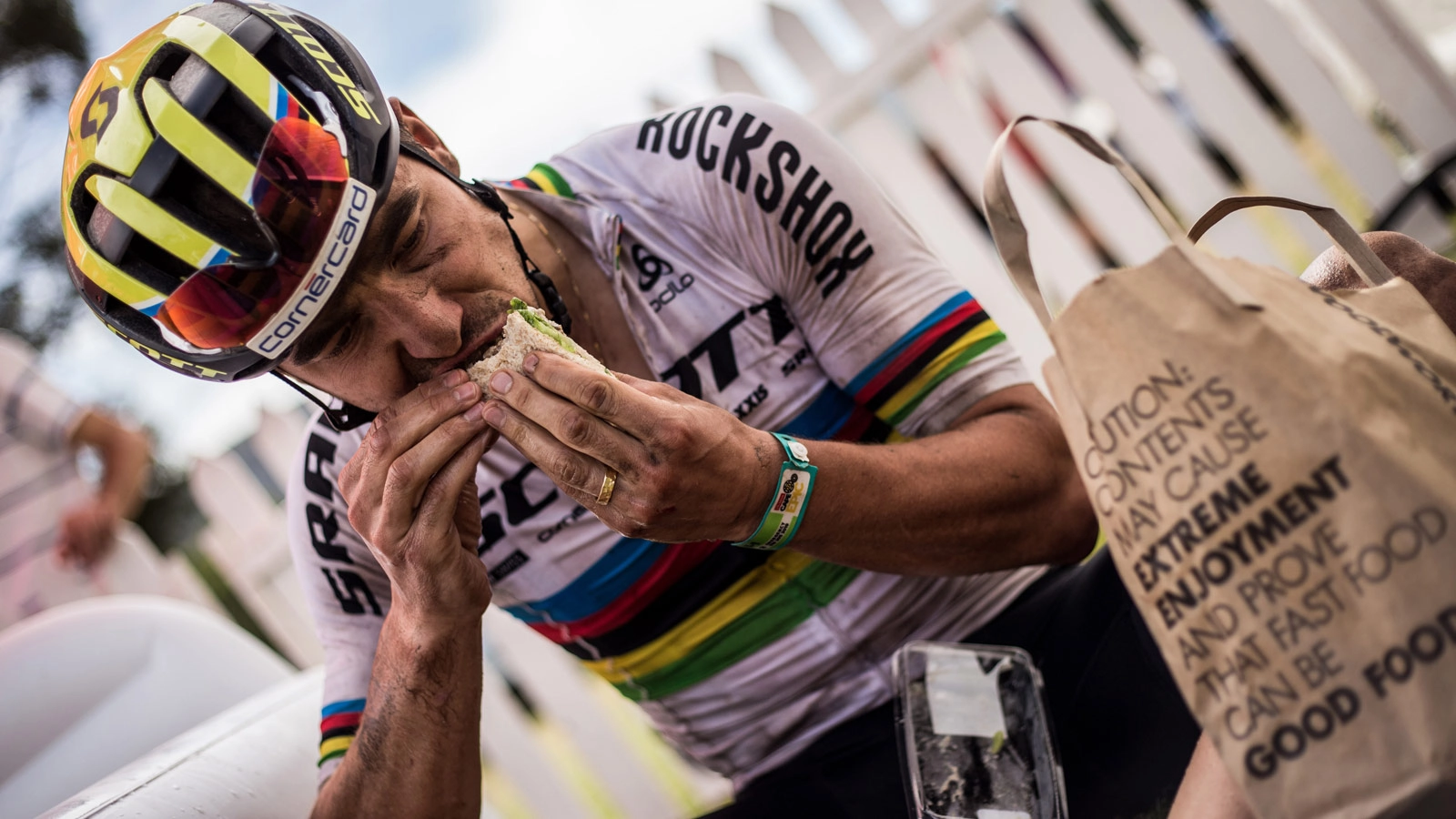 Cómo, cuándo y cuánto: la guía definitiva de carbohidratos para ciclistas