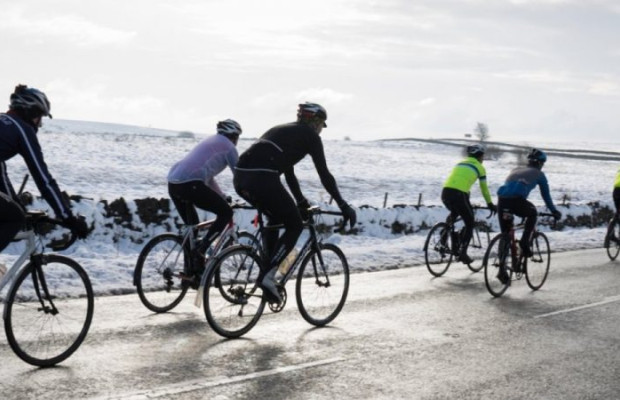 Rolling alone vs rolling in a group: what does your training gain and lose