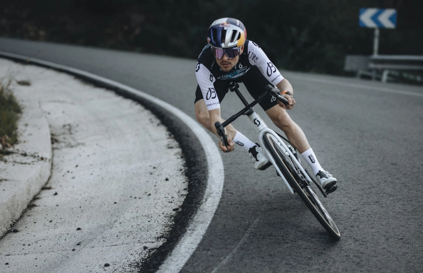 Q36.5 applies for a WorldTour license and confirms its partnership with Pinarello for 2026