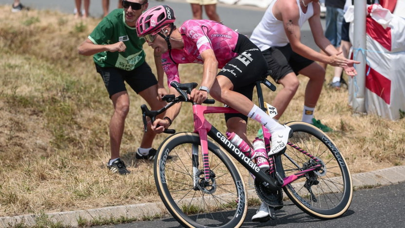 "In the peloton, many are starting to get tired": some cyclists are talking about the negative effect of Pogacar