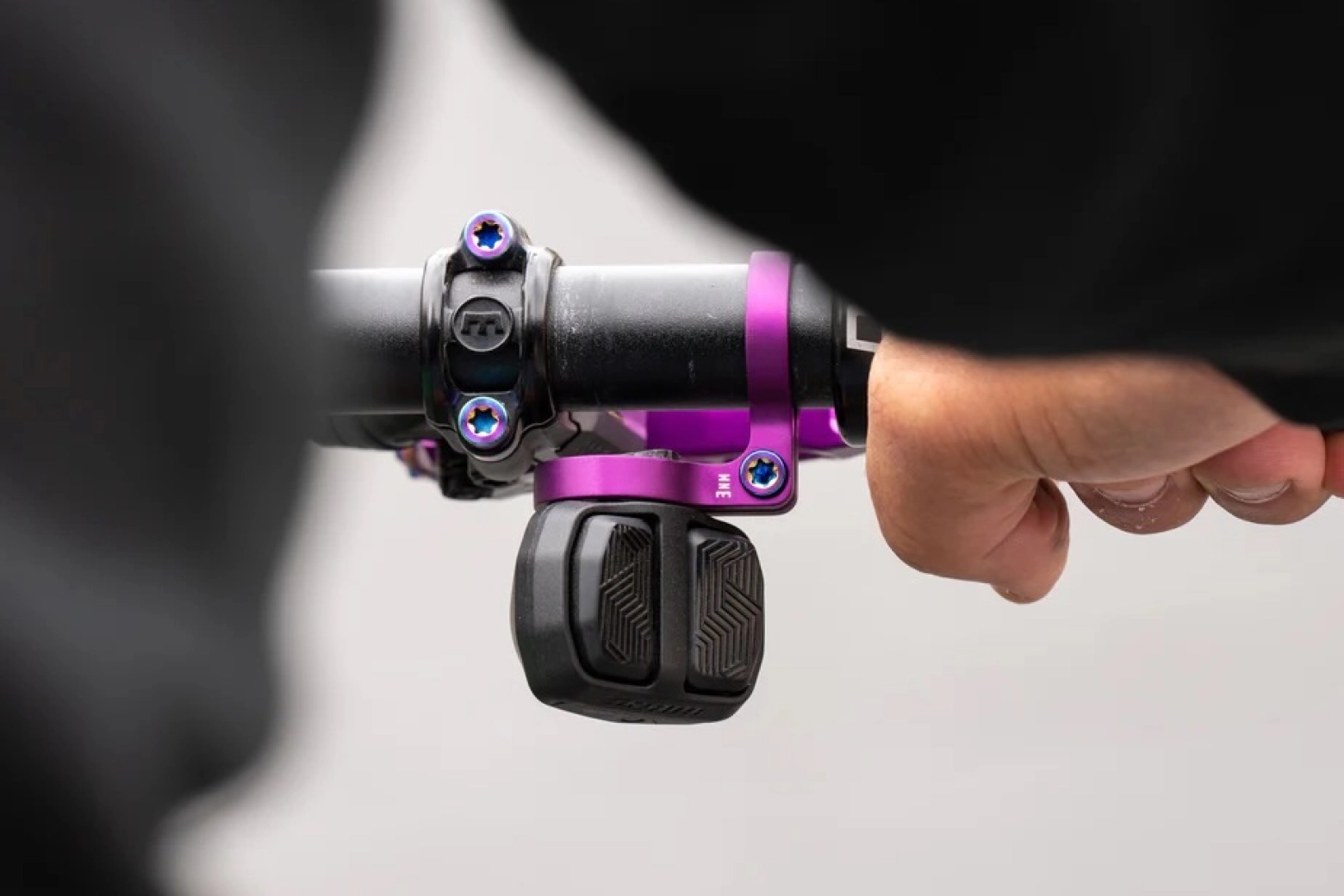 This adapter solves one of the most criticized points of the AXS Pod