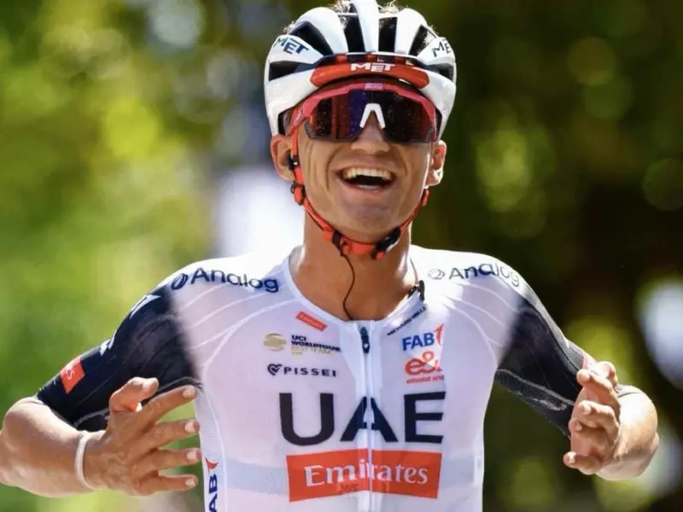 He alone surpasses teams like Movistar in points