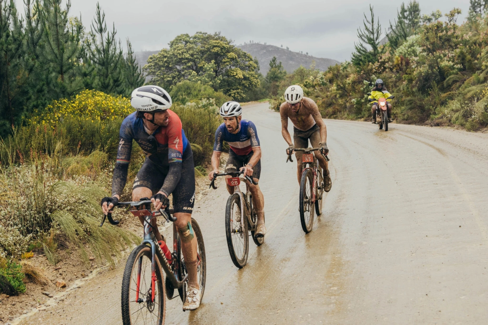 The Gravel Burn 2025 experiences a demanding premiere with Beers and Dubau-Prévot as winners of stage 1