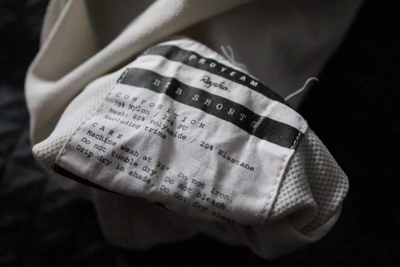 Cómo lavar la ropa de ciclismo: guía práctica para mantener tus prendas como nuevas