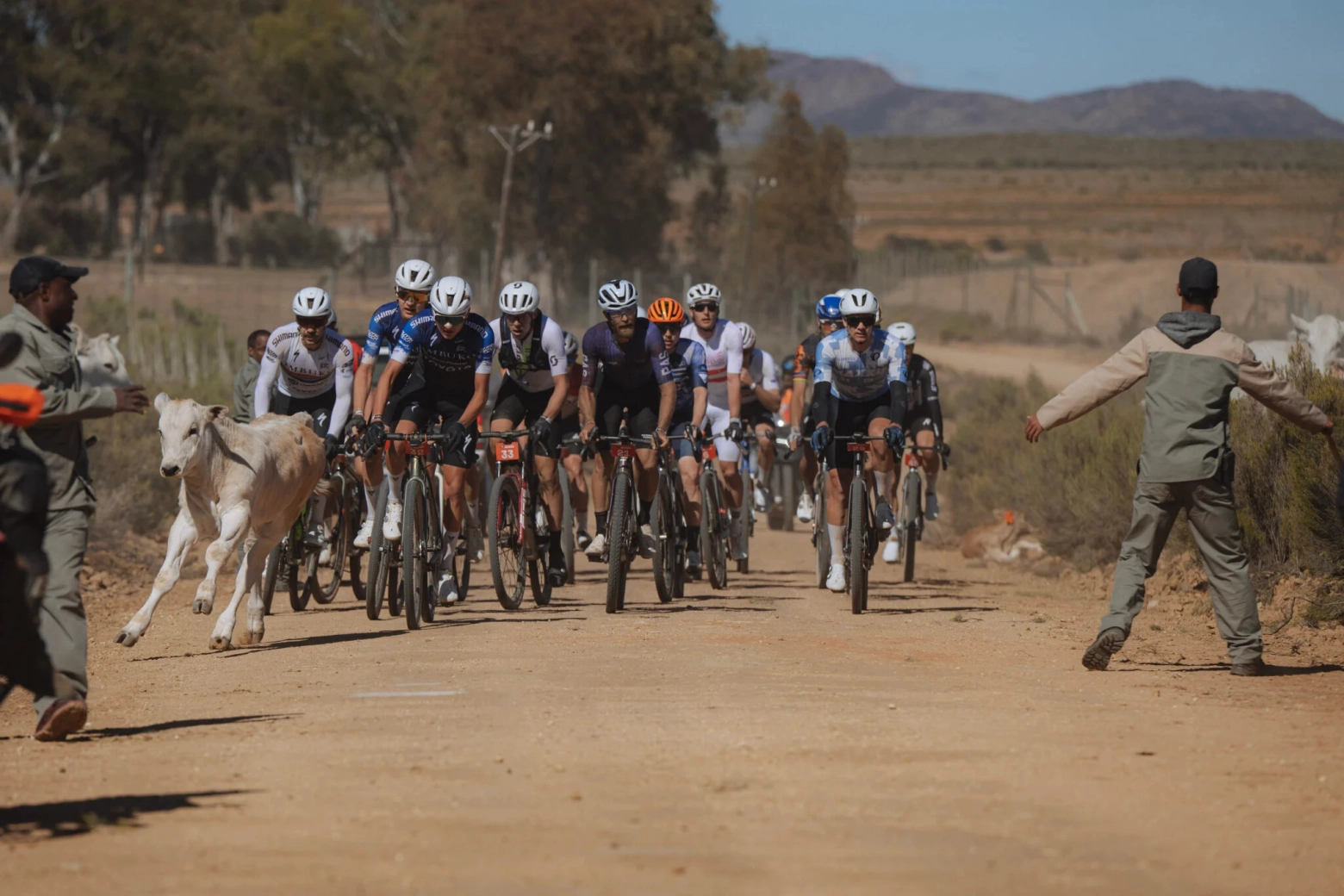 Beers and Dubau-Prévot sign a double and consolidate their leadership in the second stage of the Gravel Burn 2025