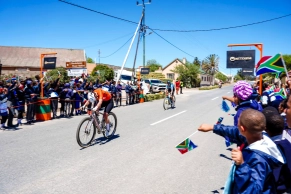 Beers and Dubau-Prévot sign a double and consolidate their leadership in the second stage of the Gravel Burn 2025