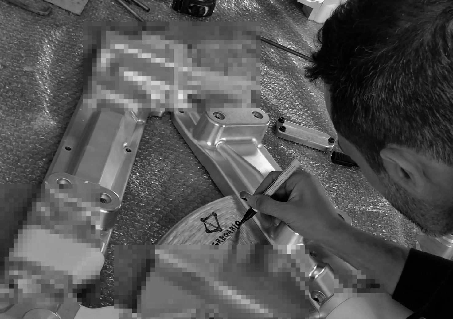 The first custom bike with a carbon monocoque frame